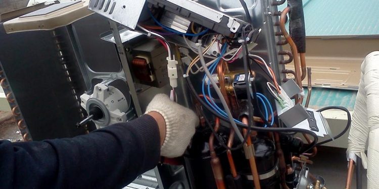 Sua Dieu Hoa Daikin Inverter R32